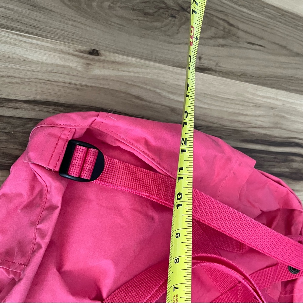 Fjallraven Kanken Hot Pink Backpack marks - Picture 6 of 8